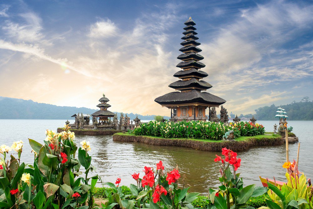 Inilah Tempat Wisata Terindah Di Indonesia Dengan Alam Yang Mempesona